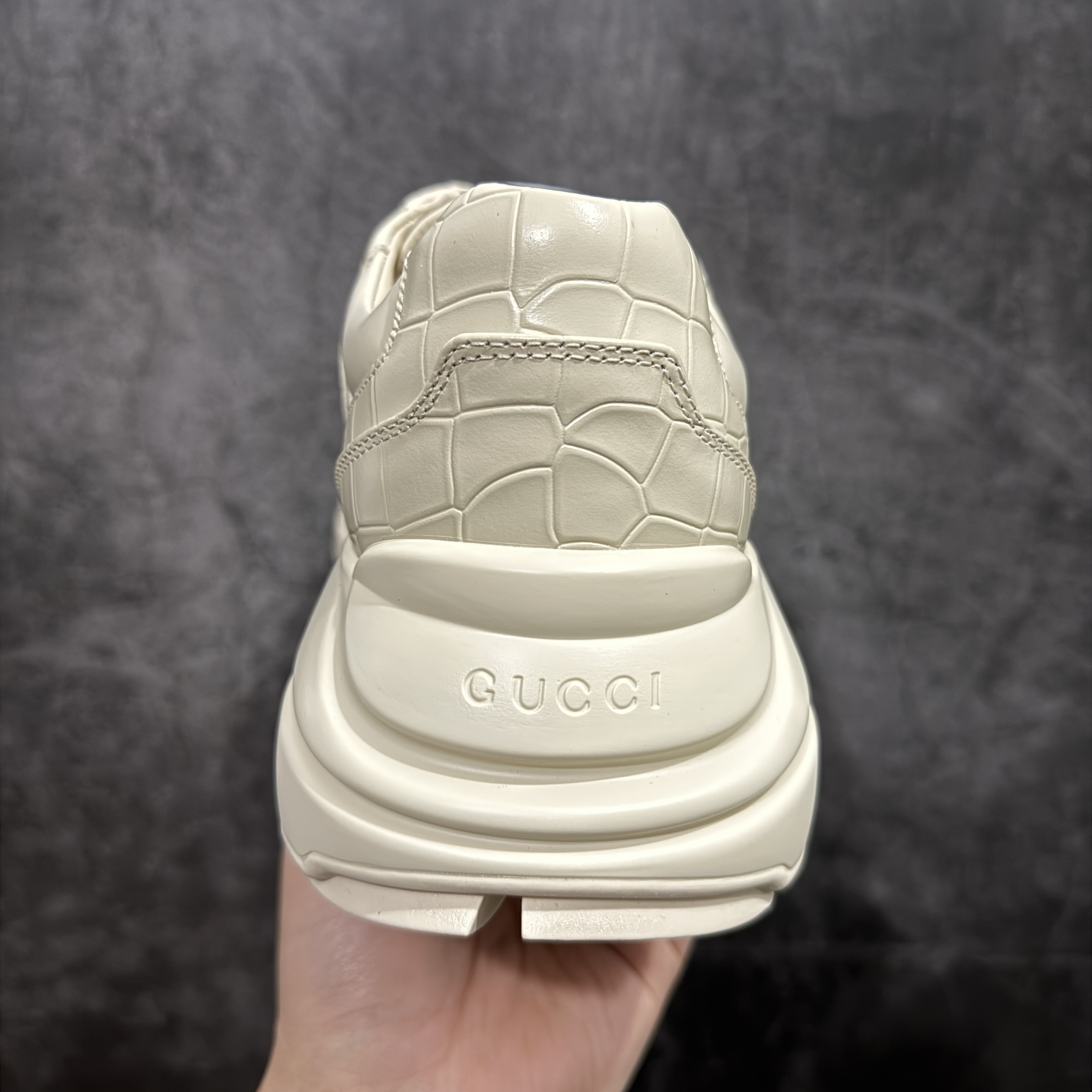 Gucci Rhyton Men's & Women's Athleisure Sneakers Ivory Leather Rhyton Vintage Gucci Logo 