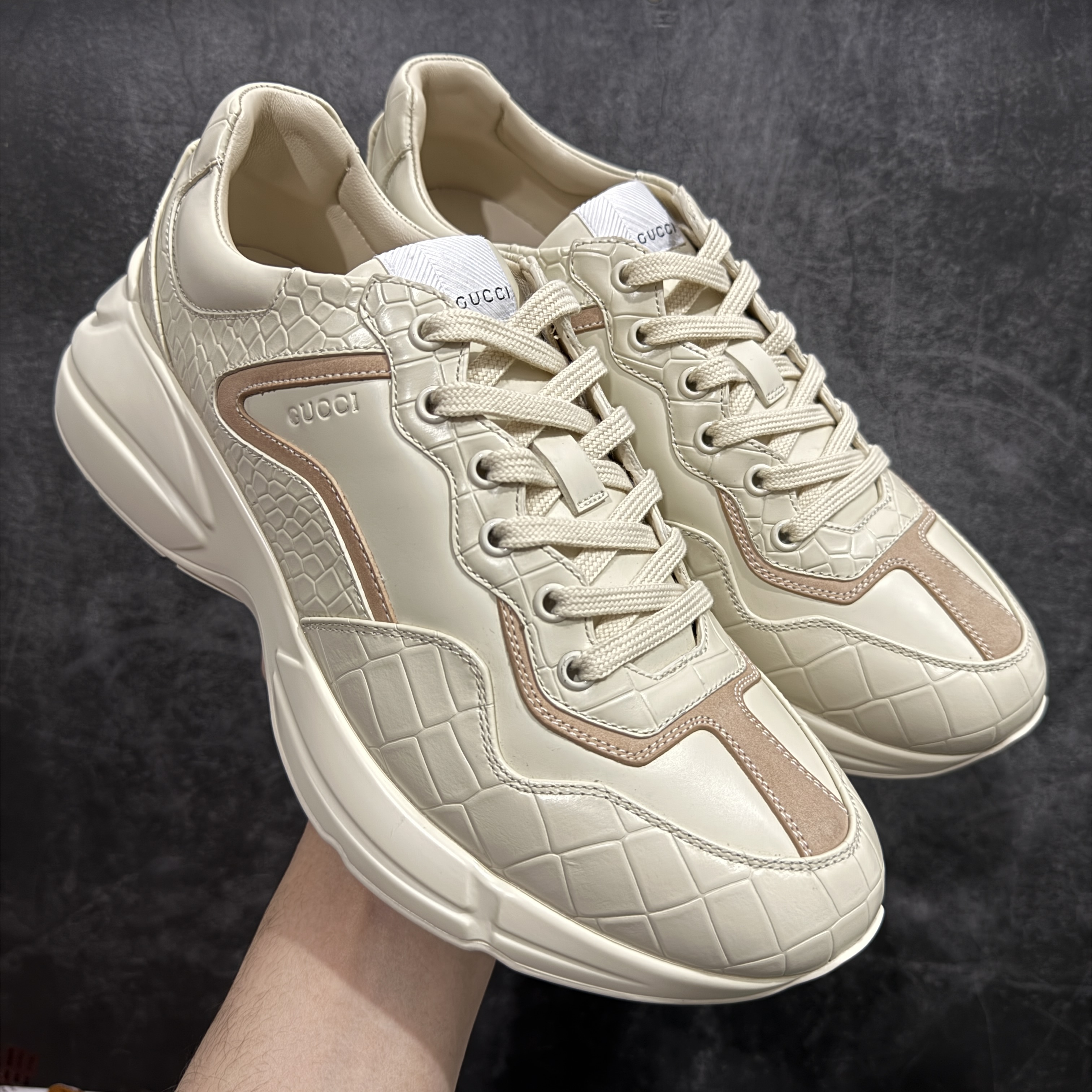 Gucci Rhyton Men's & Women's Athleisure Sneakers Ivory Leather Rhyton Vintage Gucci Logo 