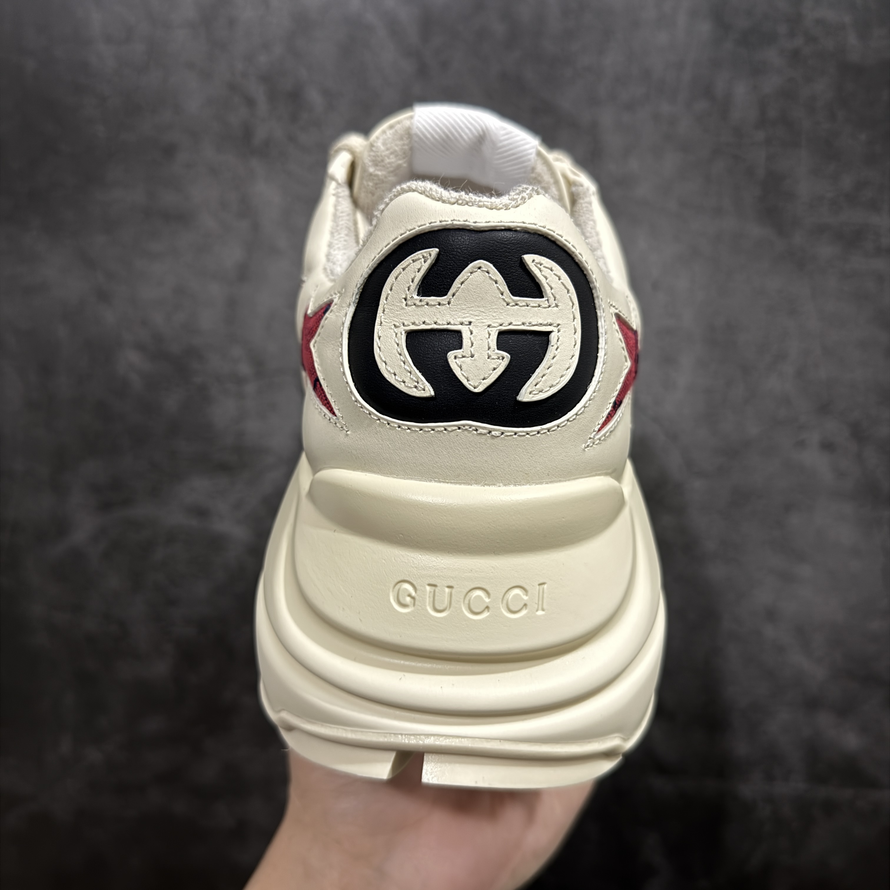 Gucci Rhyton Men's & Women's Athleisure Sneakers Ivory Leather Rhyton Vintage Gucci Logo 