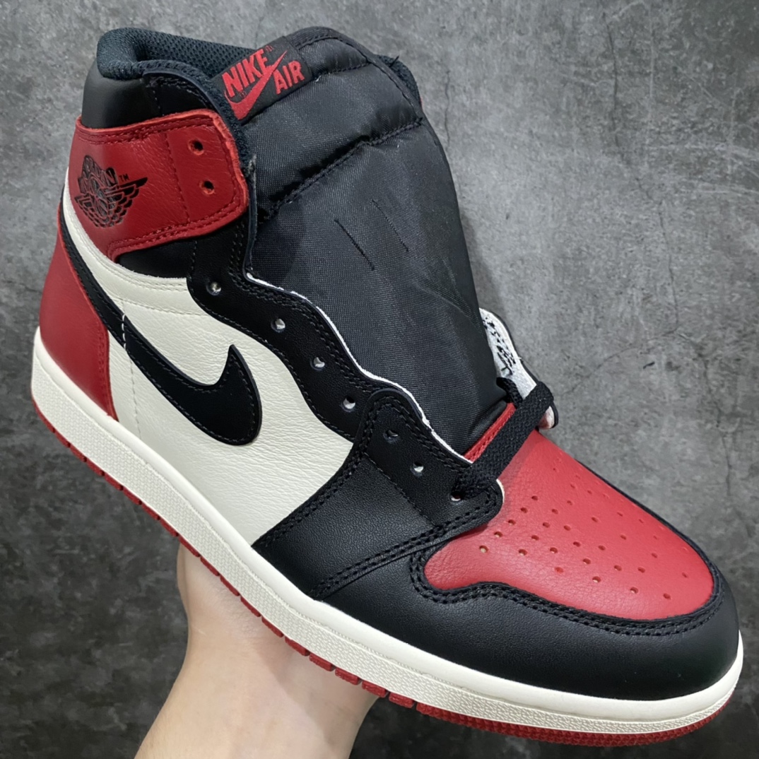 Air Jordan 1 Retro High OG 'Bred Toe' Men's & Women's Basketball Shoes 555088-610