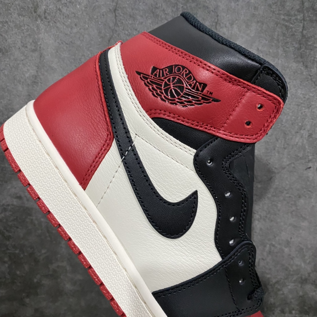 Air Jordan 1 Retro High OG 'Bred Toe' Men's & Women's Basketball Shoes 555088-610