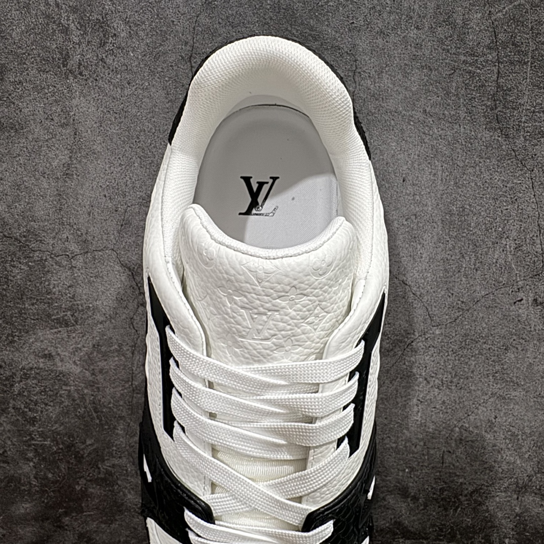 Louis Vuitton Trainer Series Sneakers Black and white panda embossed old flower fried street popular sports shoes