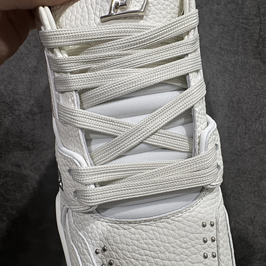 Louis Vuitton Trainer Series Sneakers White rivets sports shoes