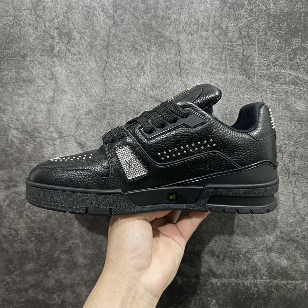 Louis Vuitton Trainer Series Sneakers Black rivets sports shoes