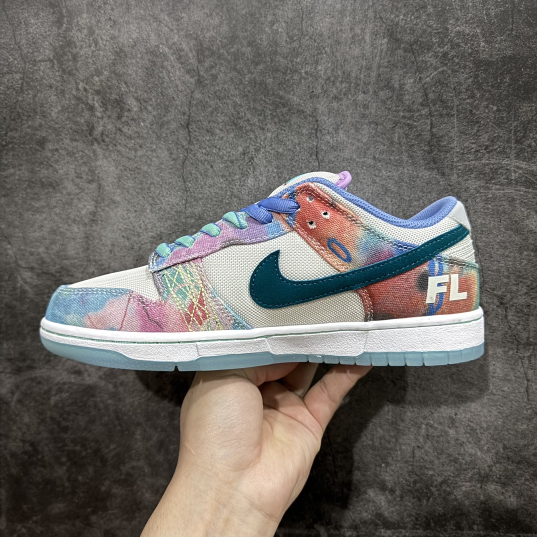 Nike SB Dunk Low Futura Laboratories Bleached Aqua Men's & Women's Sneakers HF6061-400