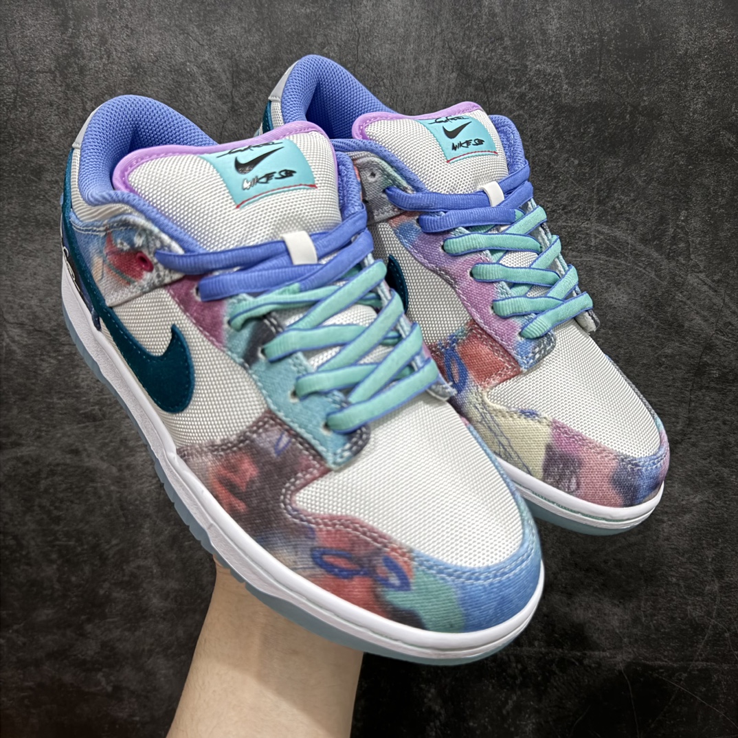 Nike SB Dunk Low Futura Laboratories Bleached Aqua Men's & Women's Sneakers HF6061-400