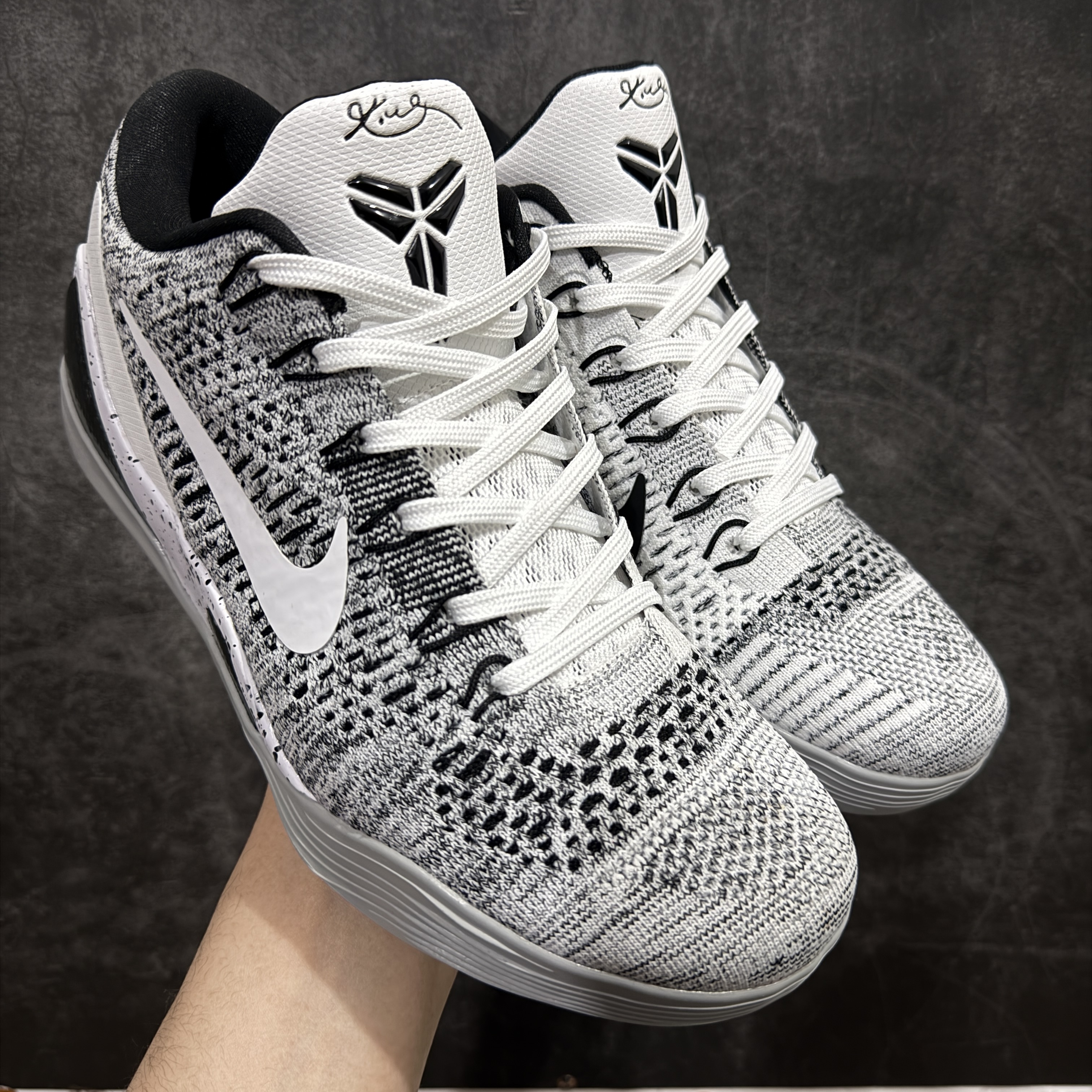 Nike Kobe 9 Elite Low Beethoven Men's Basketball Shoe 639045-101